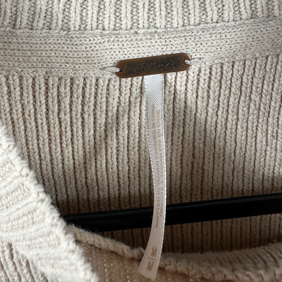 Free People Easy Street Tunic Pullover Sweater Size Medium in Beige / Cream - Picture 5 of 6